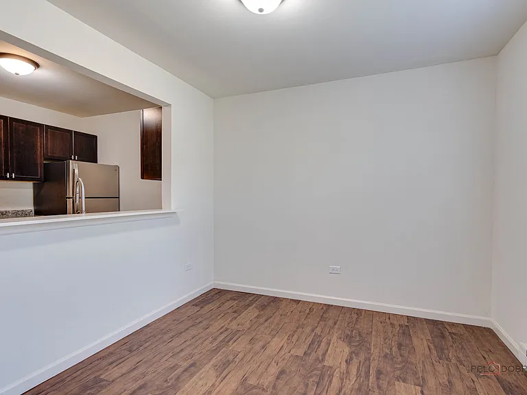 Hawthorne Glen Apartments — Photo 13