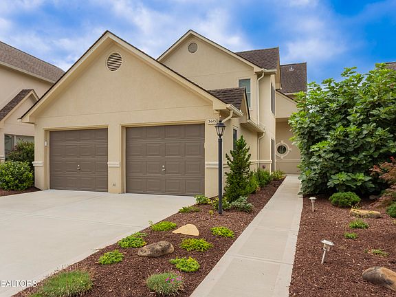 2nd image of 3445 Commodore Point