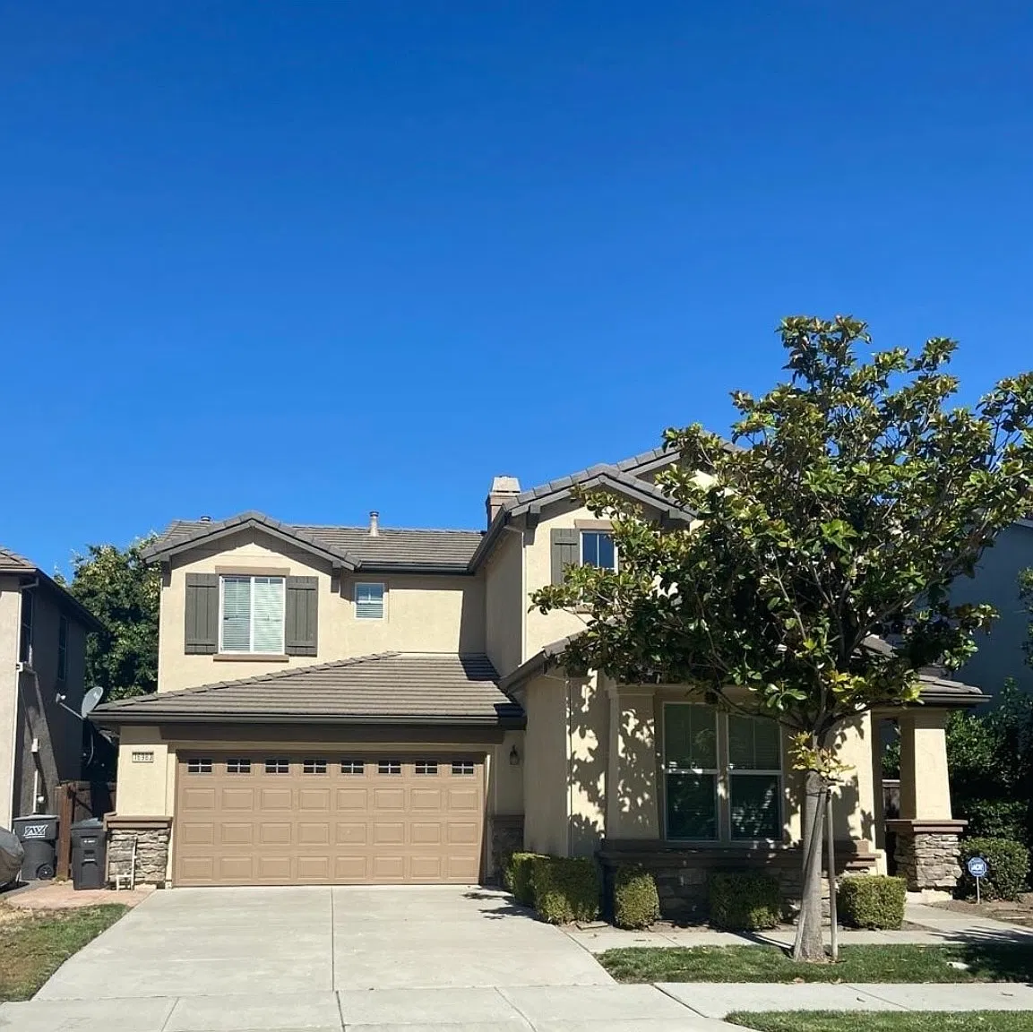 4 bed, 2344 sqft, $3,000 — Photo 1