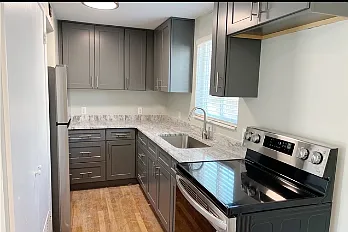 571 E 4th Ave #1 — Photo 2