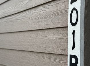 201 W Mill St #B, Elizabethton, TN 37643