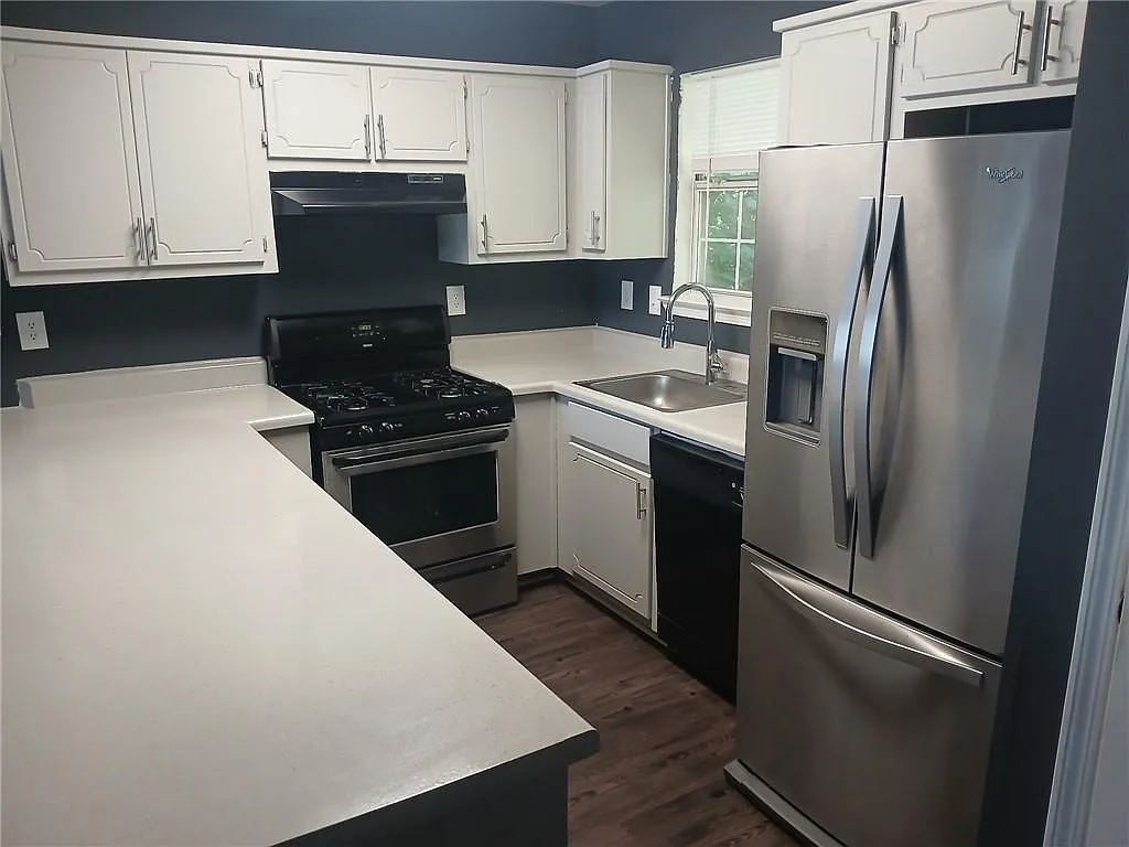 1 bed, 1.0 bath, 3212 sqft, $1,150 — Photo 3