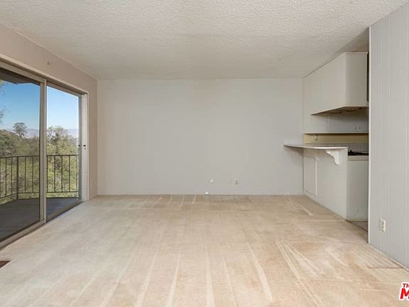 4th image of 8874 Lookout Mountain Ave