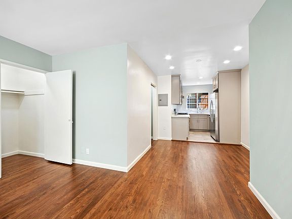 3rd image of 233 Mira Mar Ave APT 7