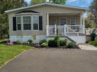 510 Willow Ln, North Wales, PA 19454
