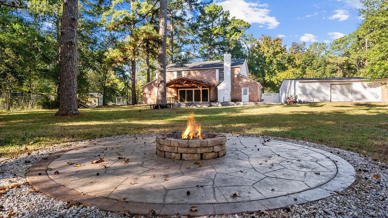 5 bed, 3000 sqft, $3,195 — Photo 4