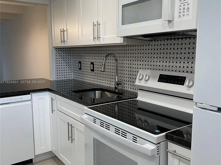 10110 Boca Entrada Blvd #301 — Photo 2