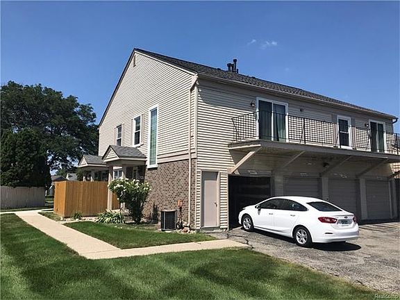 3rd image of 23463 Stonehenge Blvd #1