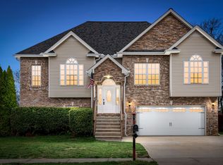 1712 Autumn Dr, Clarksville, TN 37042