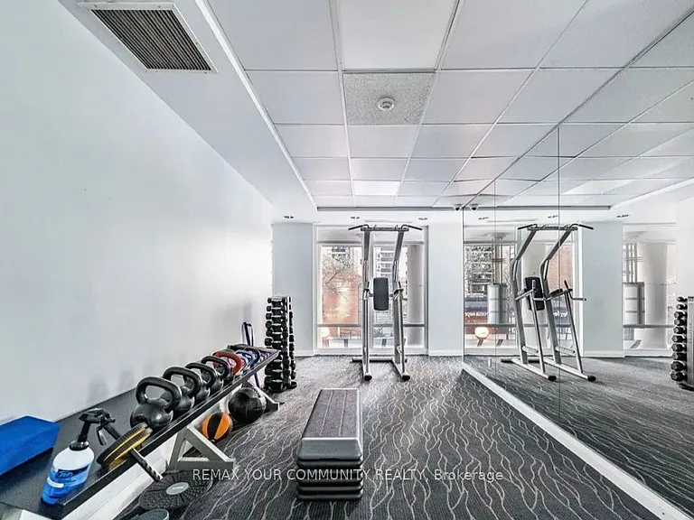 1121 Bay St #902 — Photo 11