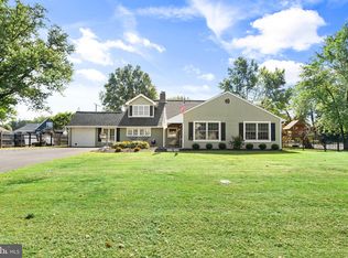 88 Forsythia Dr N, Levittown, PA 19056