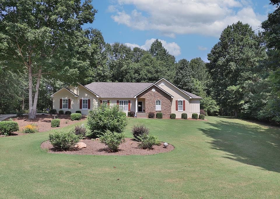 1st image of 135 Planters Ridge Dr