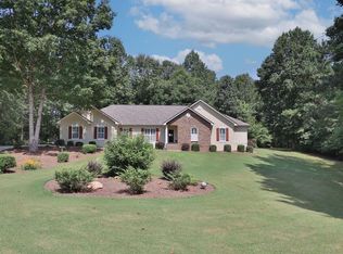 135 Planters Ridge Dr, Lagrange, GA 30240