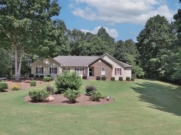 135 Planters Ridge Dr, Lagrange, GA 30240