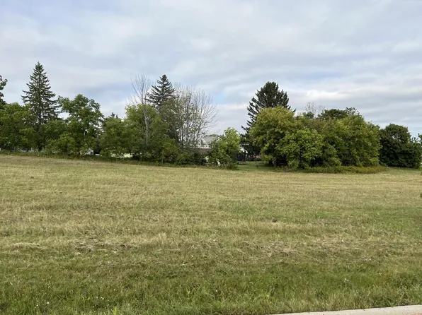 628 RIDGE POINTE DRIVE #Lt3, Plymouth, WI 53073