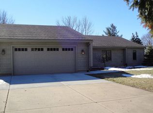 4090 Holyoke Dr SE, Grand Rapids, MI 49508