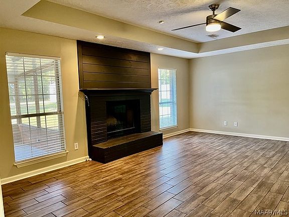 5th image of 2625 Lakeview Cir