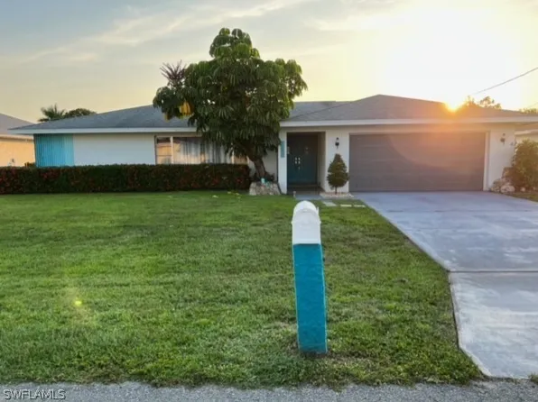 4337 S Bay Cir, North Fort Myers, FL 33903
