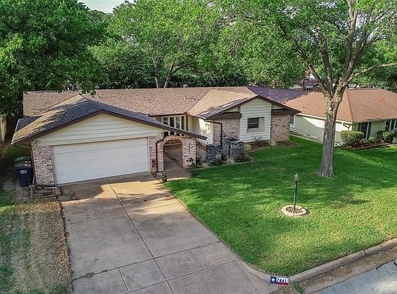 3rd image of 7441 Monterrey Dr