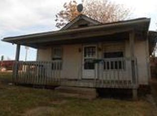 610 E Van Buren St, Centerville, IA 52544