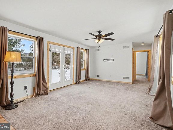 4th image of 490 Shed Rd