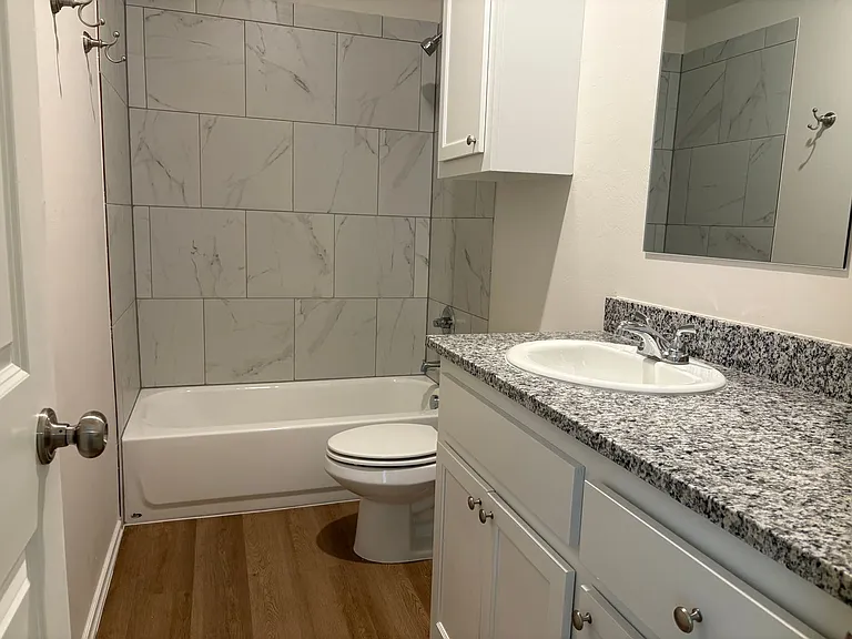 819 S Wilson Ave — Photo 17