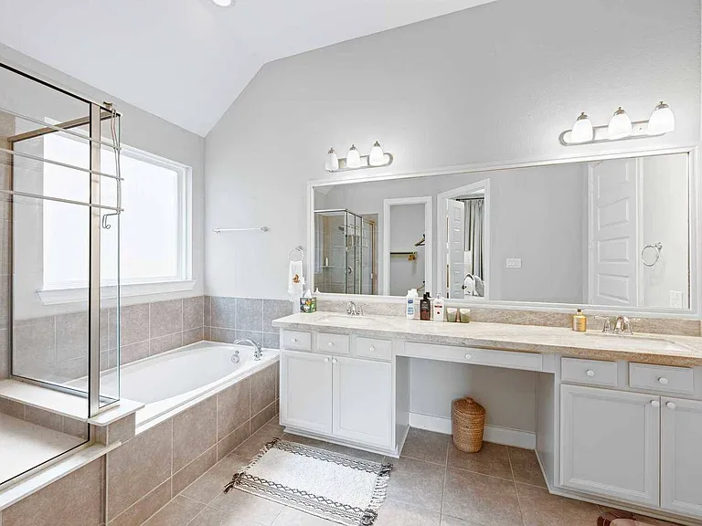 4519 Sterling Heights Ln — Photo 30