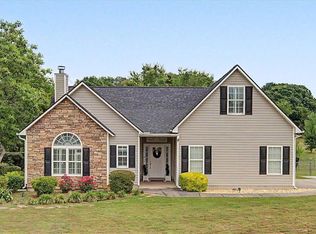 203 Rosewood Dr SE, Calhoun, GA 30701