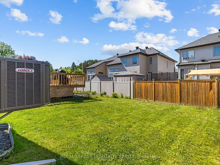691 Capricorn Cir — Photo 33