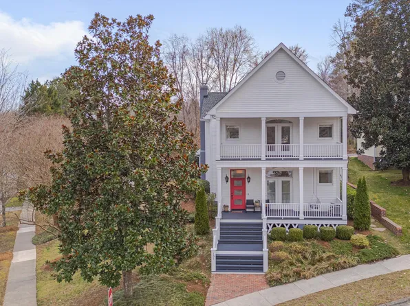 101 Overlake Dr, Chapel Hill, NC 27516