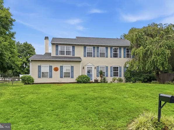 1966 Mallard Ct, Pottstown, PA 19464