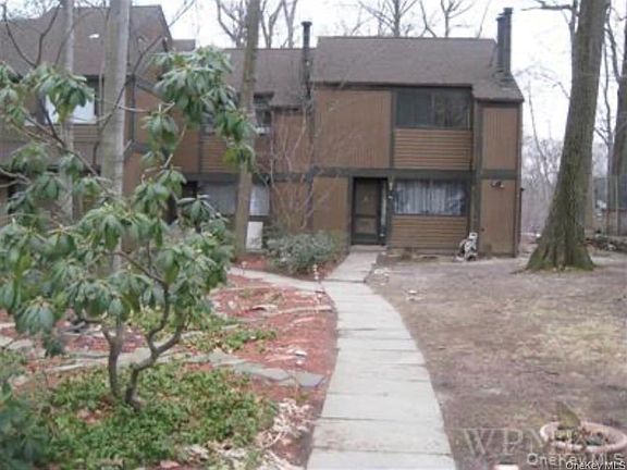 2nd image of 114 Round Hill Road
