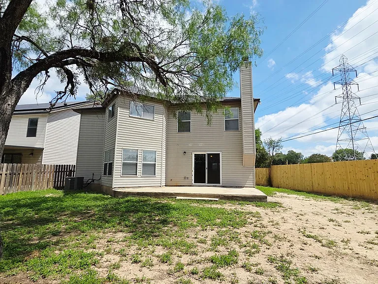 402 Empresario Dr — Photo 31