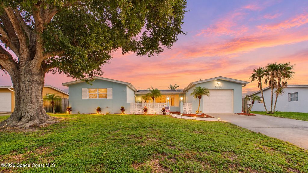 1865 Ixora Dr W
