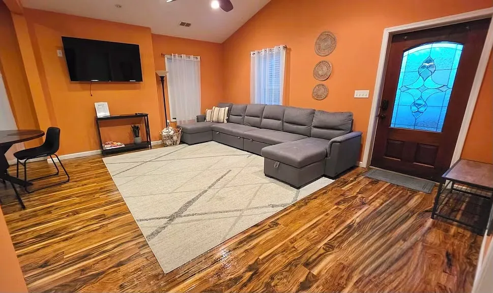 1 bed, 1000 sqft, $1,800 — Photo 3