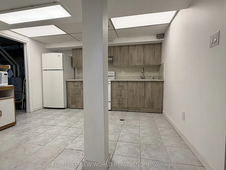 135 Pineway Blvd #LOWER LEVEL — Photo 15