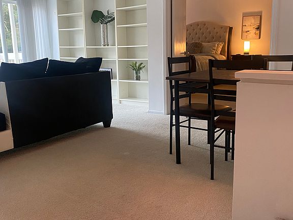 5th image of 33 Lakes Edge Dr SE