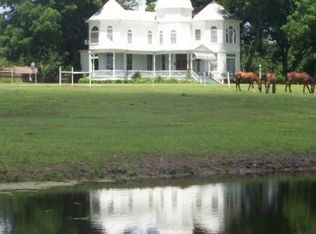 2112 W Lake Dr, Taylor, TX 76574