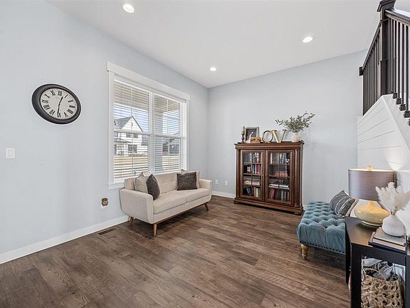 5th image of 1465 Salm Dr