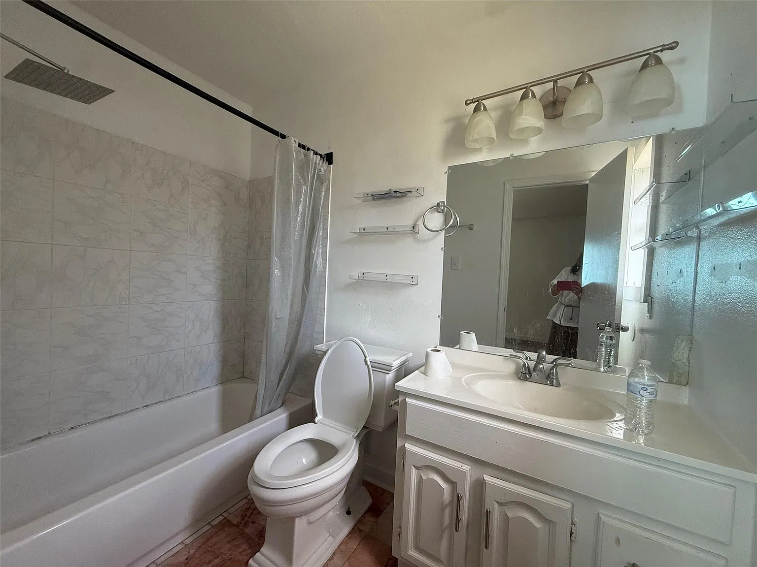 3 bed, 2.0 bath, $1,750 — Photo 4