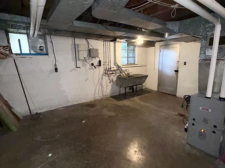 2121 Pioneer Avenue — Photo 13