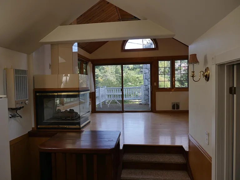 2104 W Clarke Ave — Photo 12