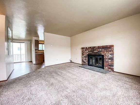 5th image of 23012 E Maxwell Ave #23012