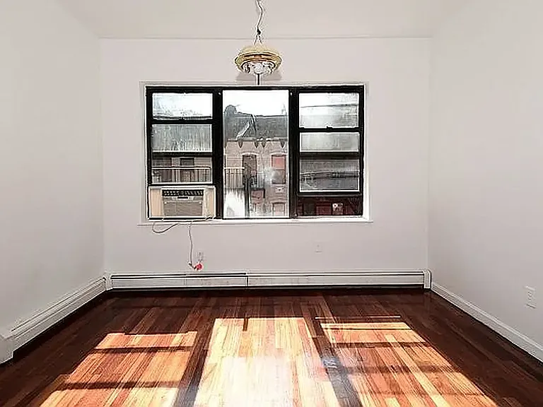 134 Allen St #SEVEN — Photo 5