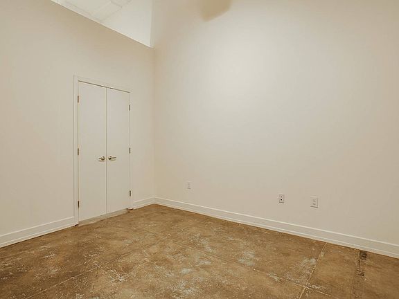 4th image of 1401 S Flores St APT 106