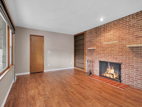4th image of 4913 Fuller Ave SE