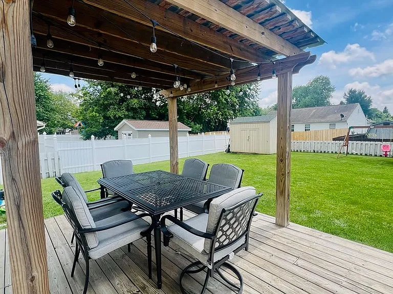 2737 Barnhill Ct — Photo 13