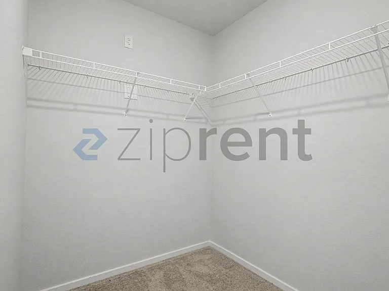 555 Stoller St — Photo 24