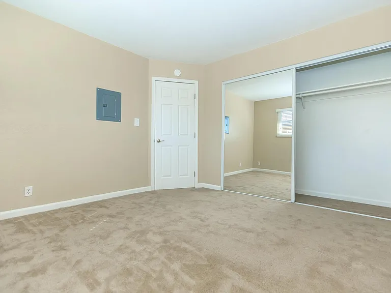4401 Central Ave — Photo 80