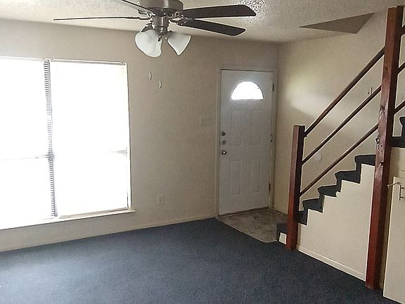 3rd image of 3411 Victoria Cir #B